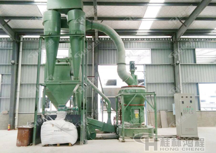 桂林鴻程雜鹵石雷蒙磨粉機，雜鹵石磨機，雜鹵石磨粉機-HC系列縱擺式磨粉機環(huán)保設(shè)備