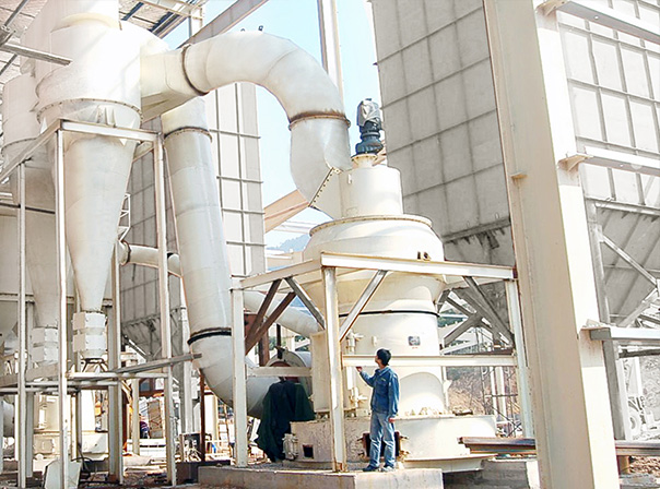 大型非金屬礦磨粉機(jī)廠家，桂林鴻程磨粉機(jī)，磨粉機(jī)，節(jié)能磨粉機(jī)，立磨，超細(xì)磨粉機(jī)，桂林鴻程磨粉機(jī)